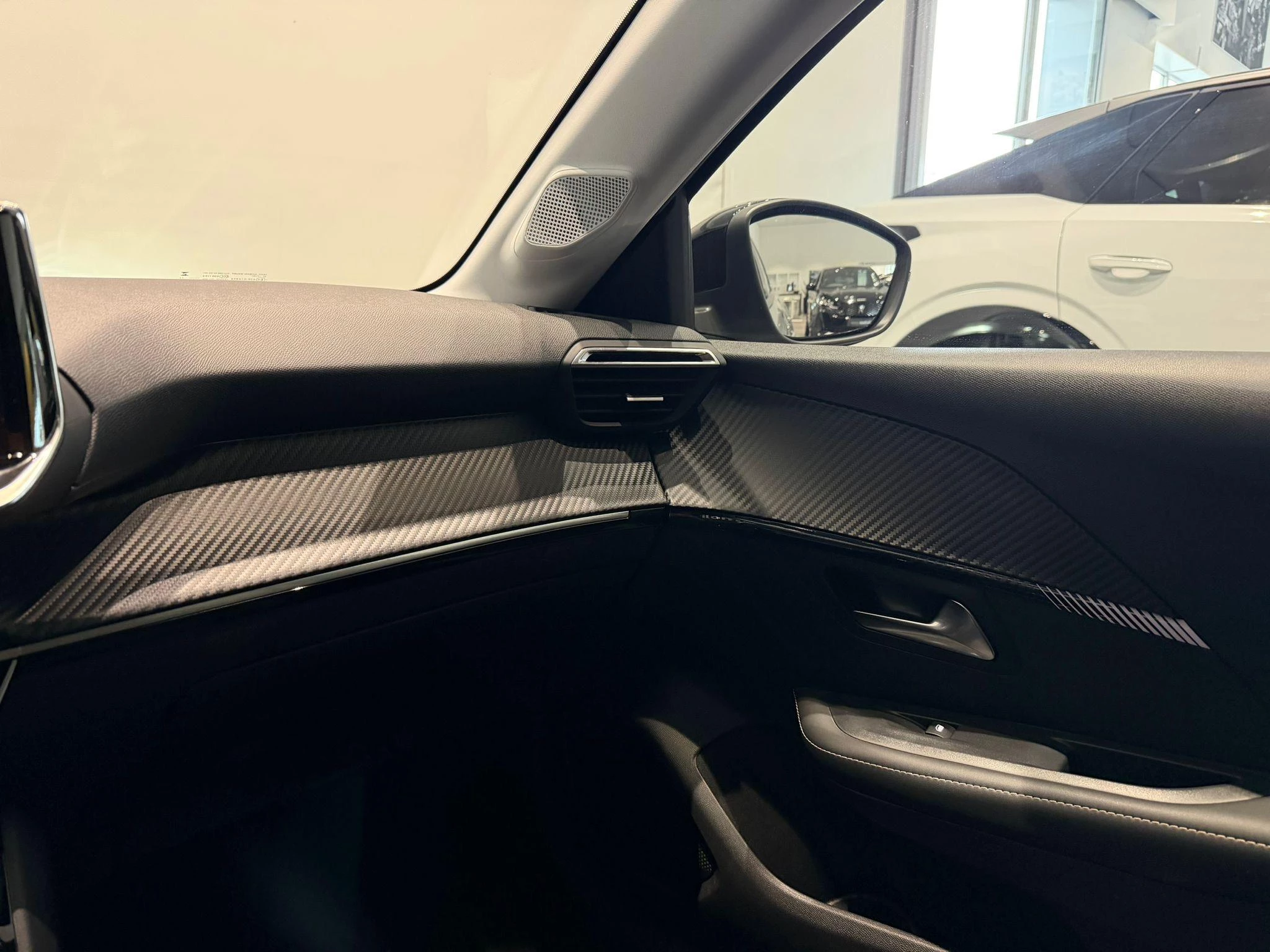 Peugeot-208-image-20