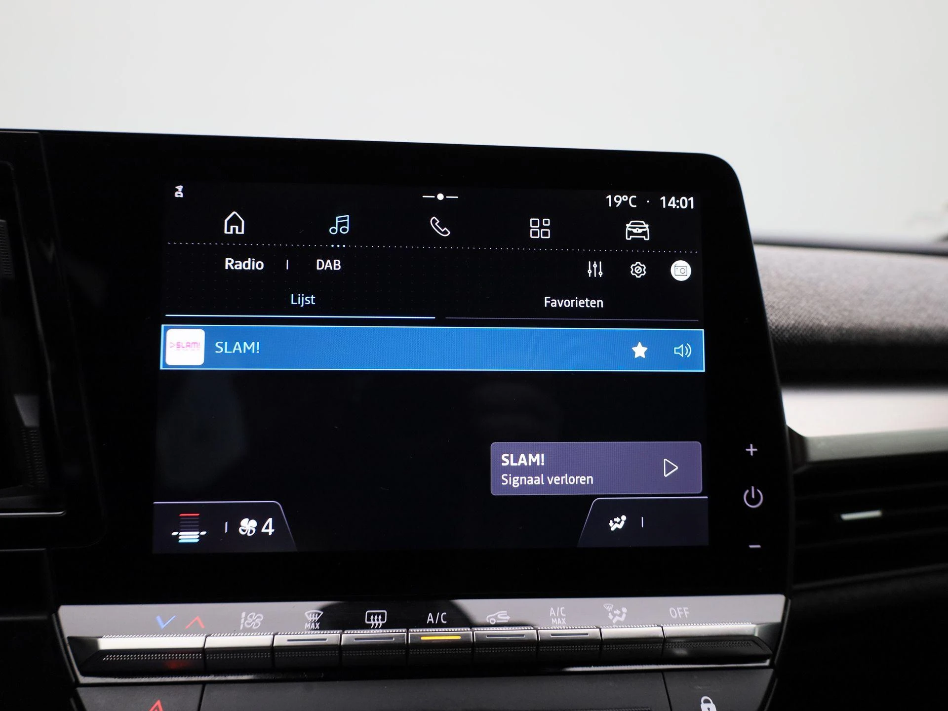 Renault-Megane E-Tech-image-17