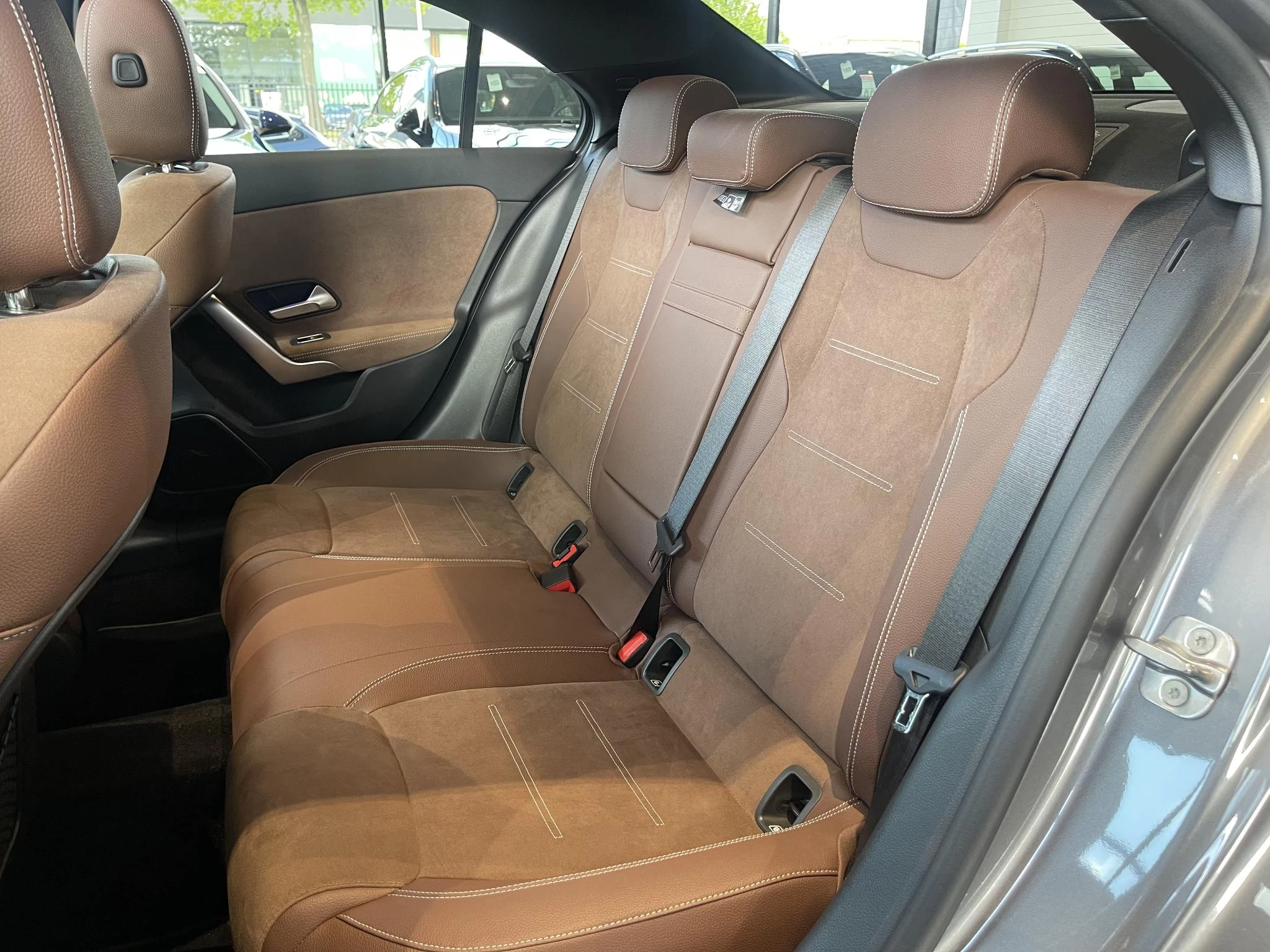 Mercedes-Benz A-Klasse 200 d AMG Line Limousine + PANO DAK + MULTIBEAM + BURMESTER +