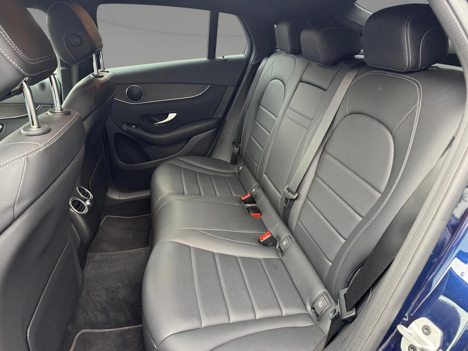 Mercedes-Benz-GLC-image-10