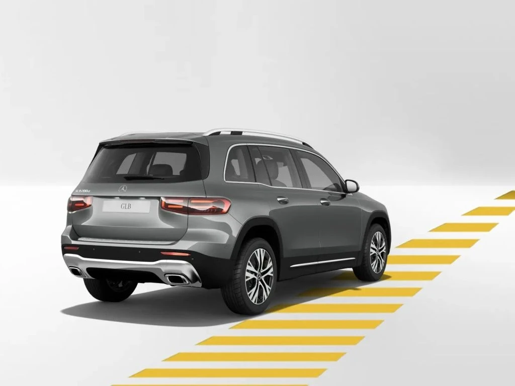 Mercedes-Benz-GLB 200 d-image-6