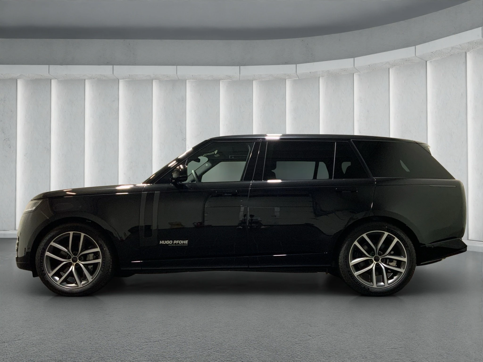 Land Rover-Range Rover-image-4
