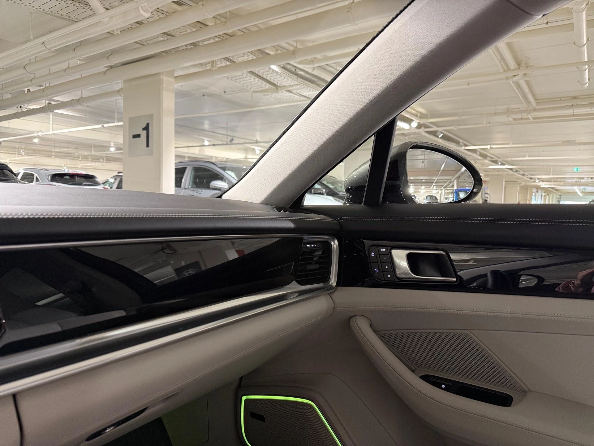 Porsche-Panamera-image-8