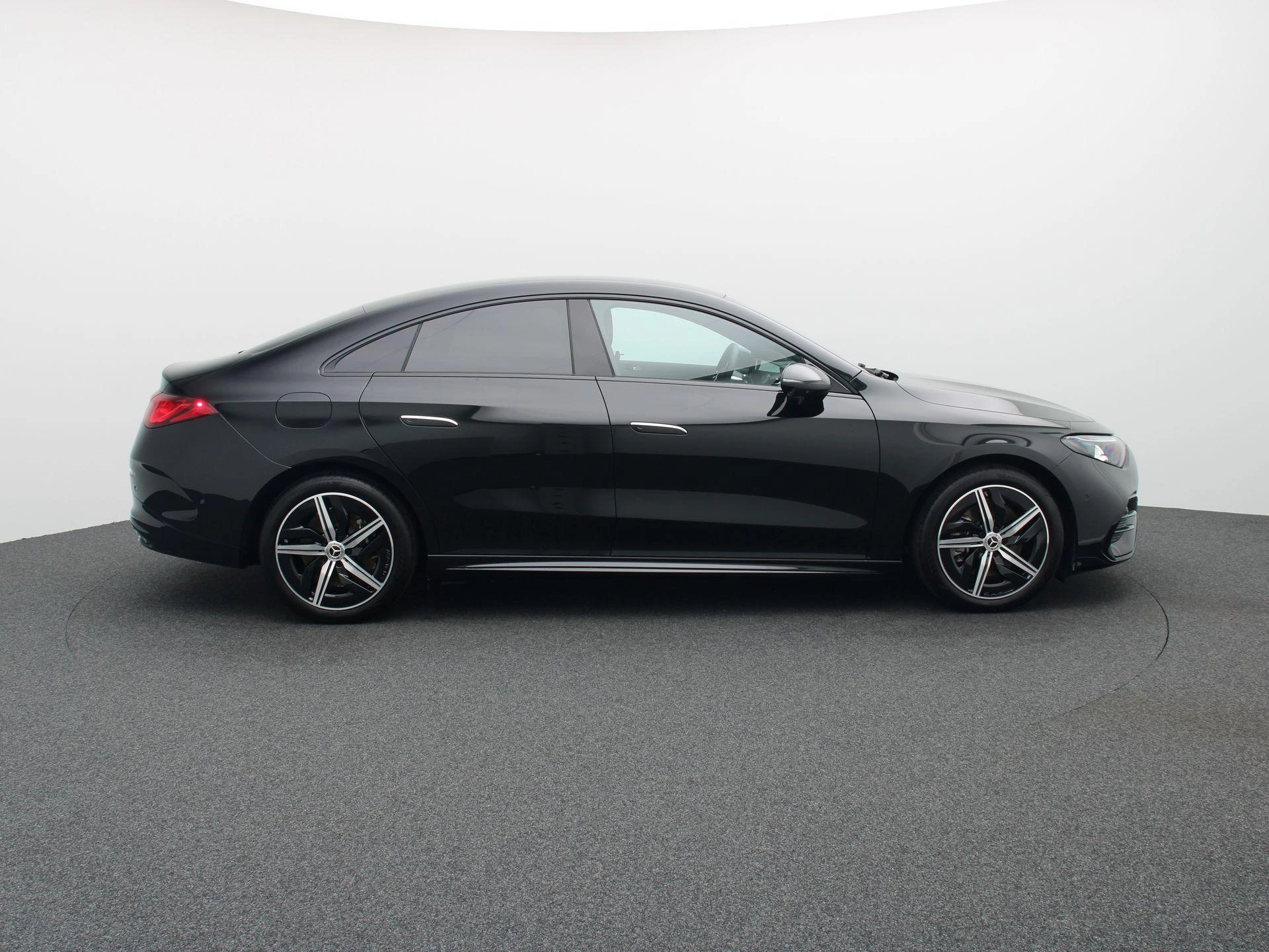 Mercedes-Benz-CLA-image-5