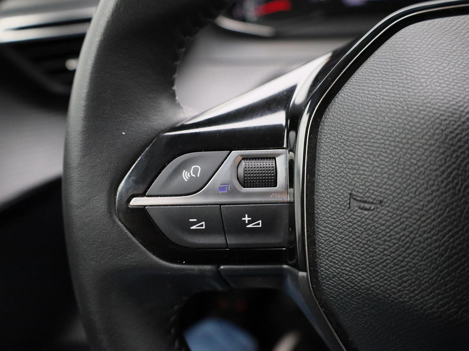 Peugeot-208-image-16