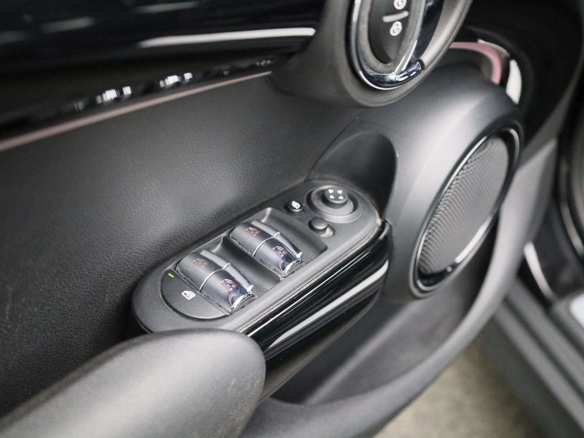 MINI-Cooper-image-27