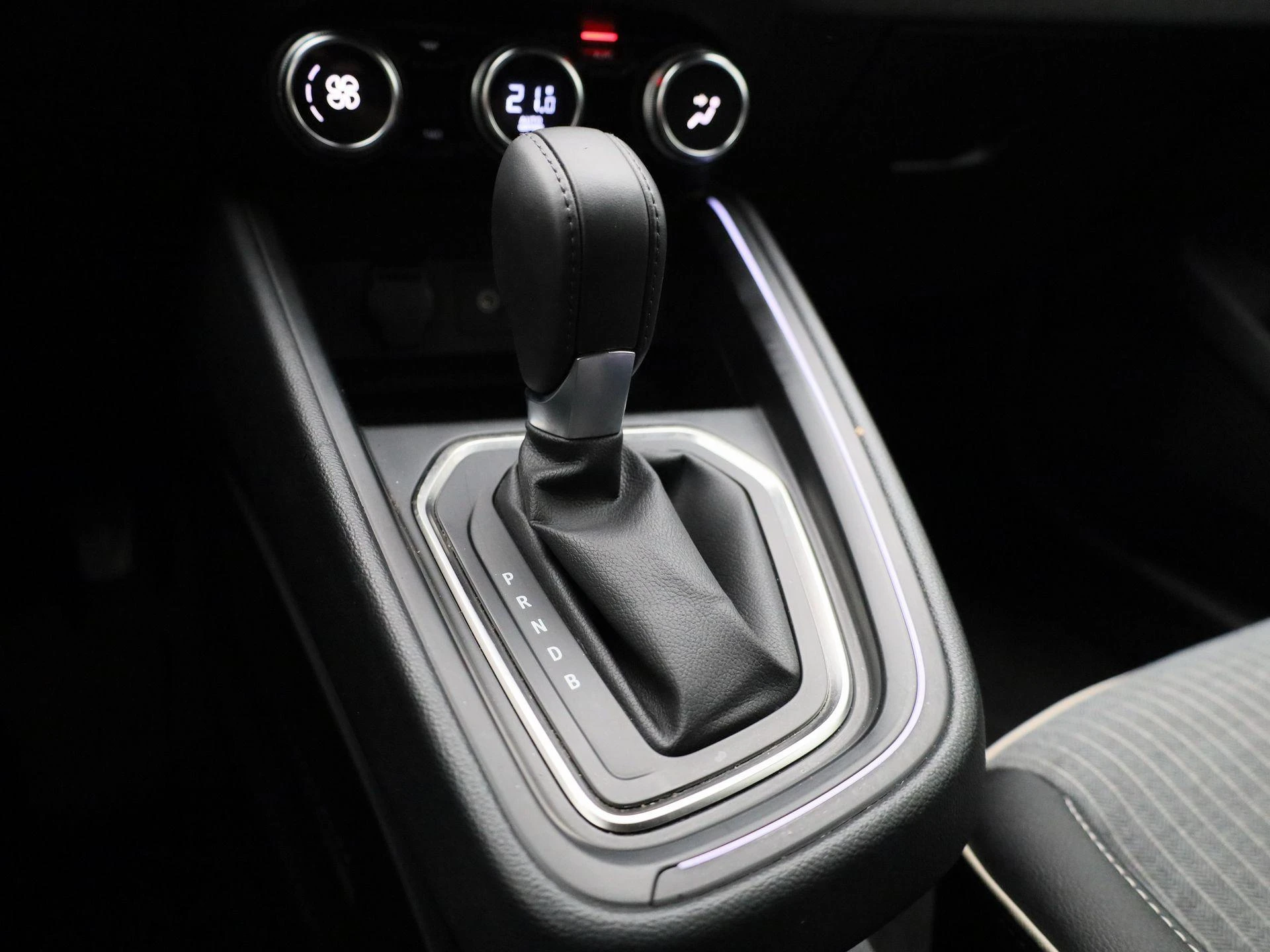 Renault-Clio-image-18