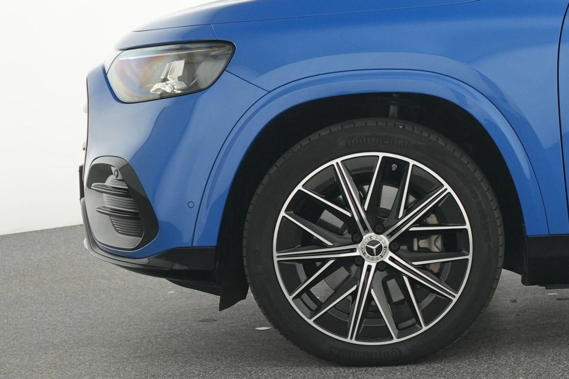 Mercedes-Benz-GLB-image-4
