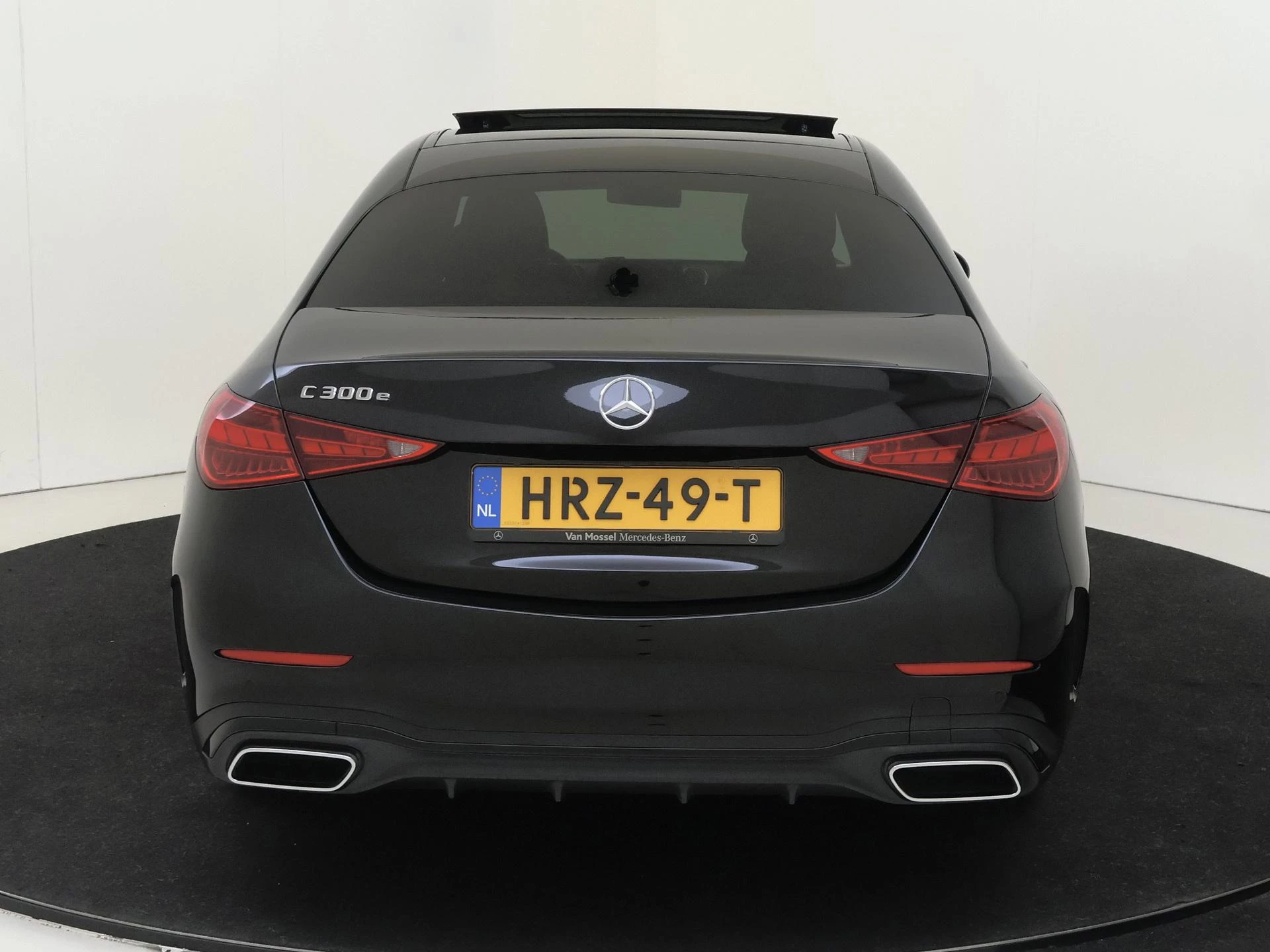 Mercedes-Benz-C-Klasse-image-6