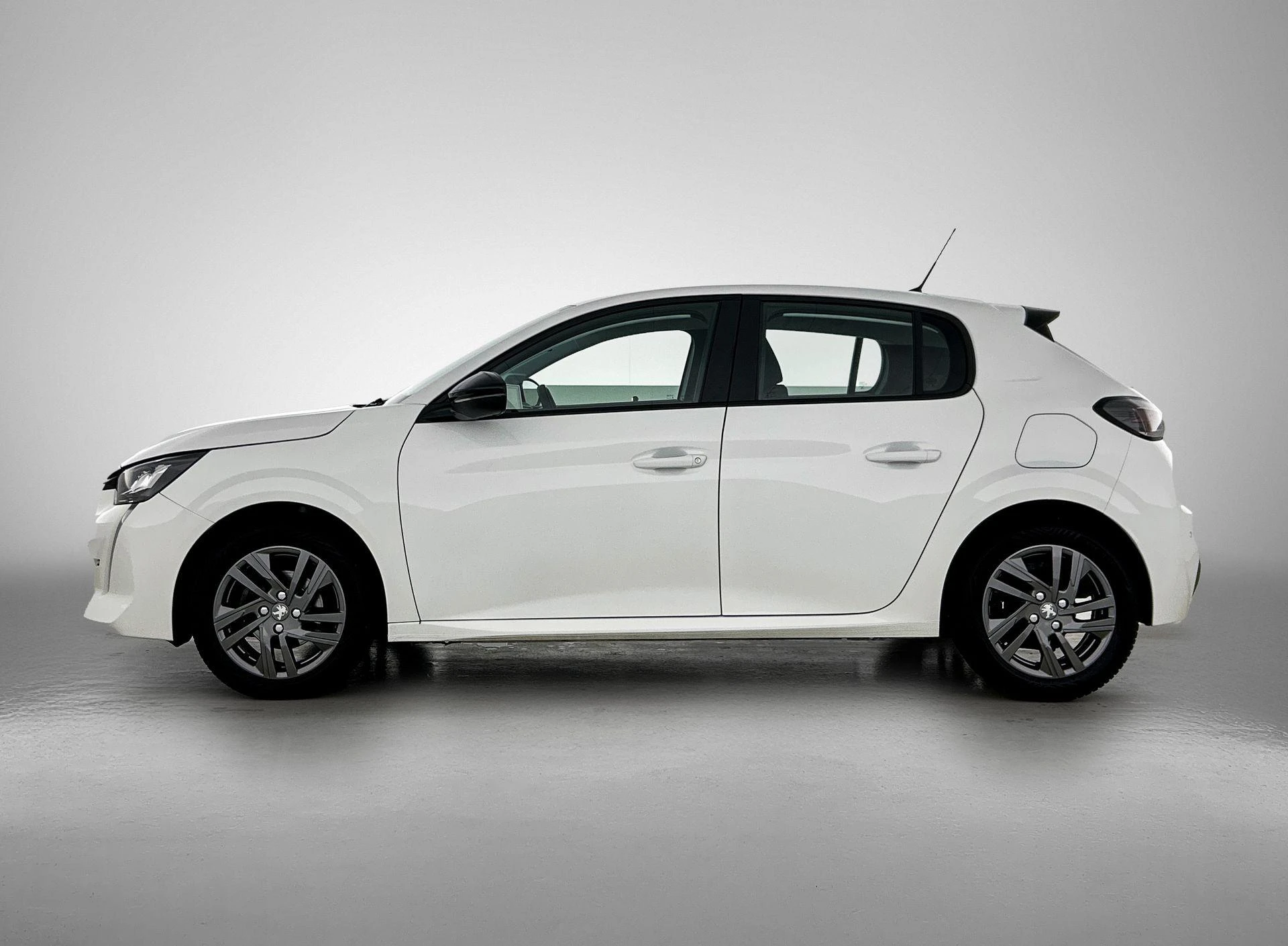 Peugeot-208-image-1