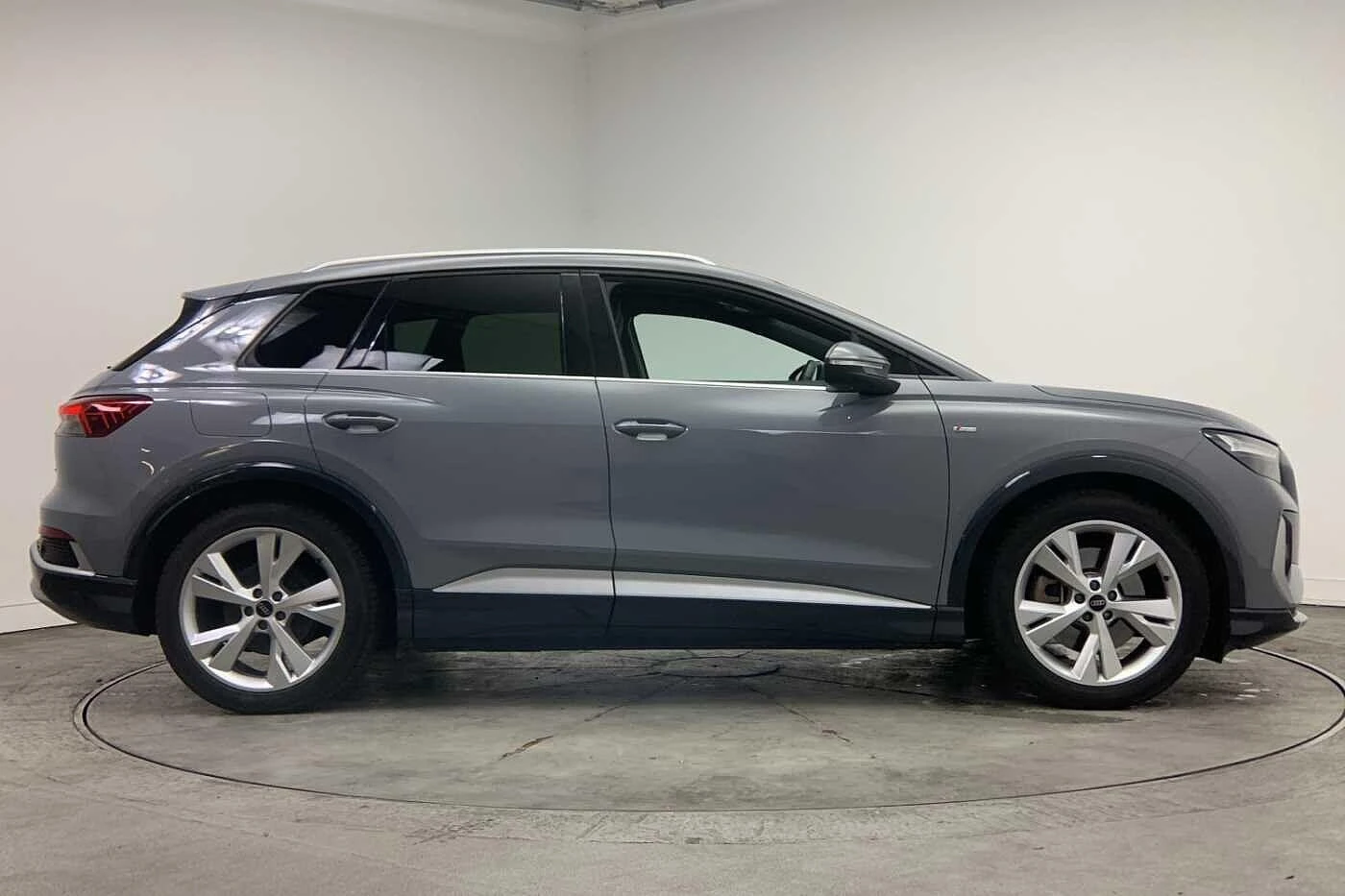 Audi-Q4 e-tron-image-3