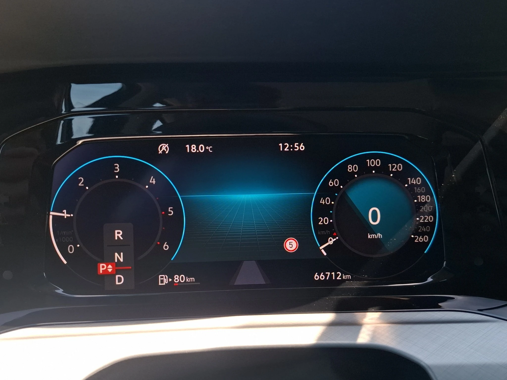 Volkswagen-Golf-image-18
