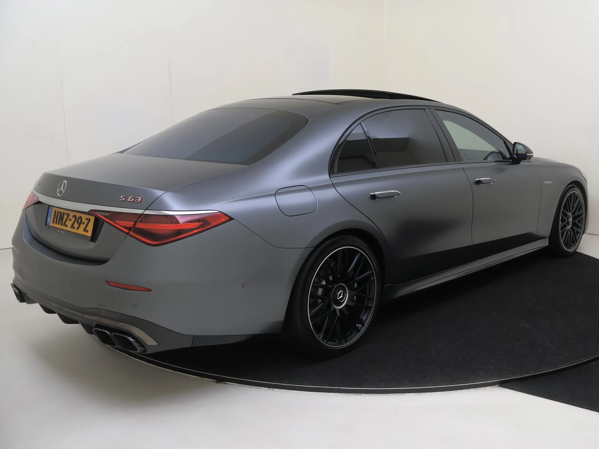 Mercedes-Benz-S-Klasse-image-1