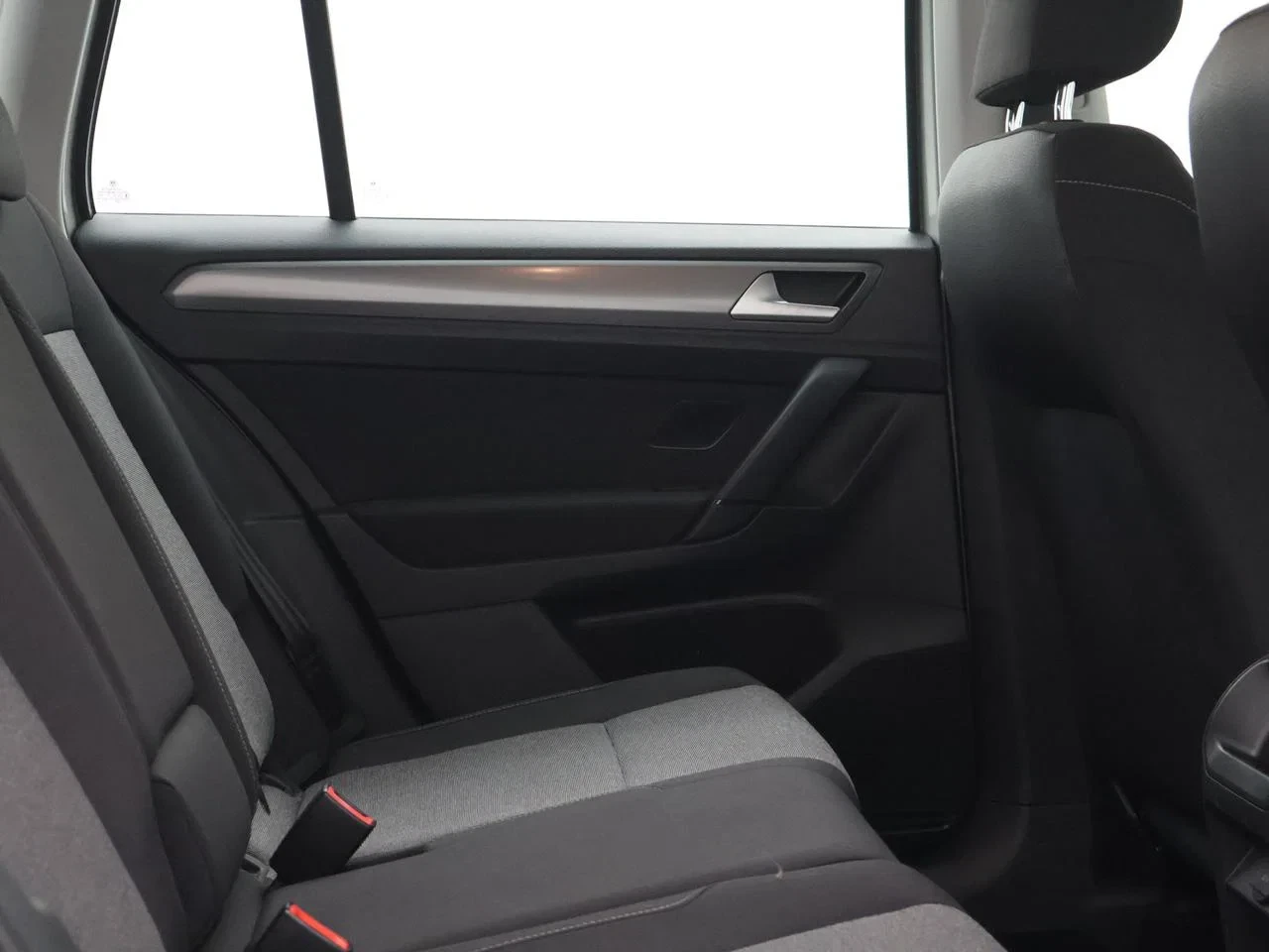 Volkswagen-Golf Sportsvan-image-4