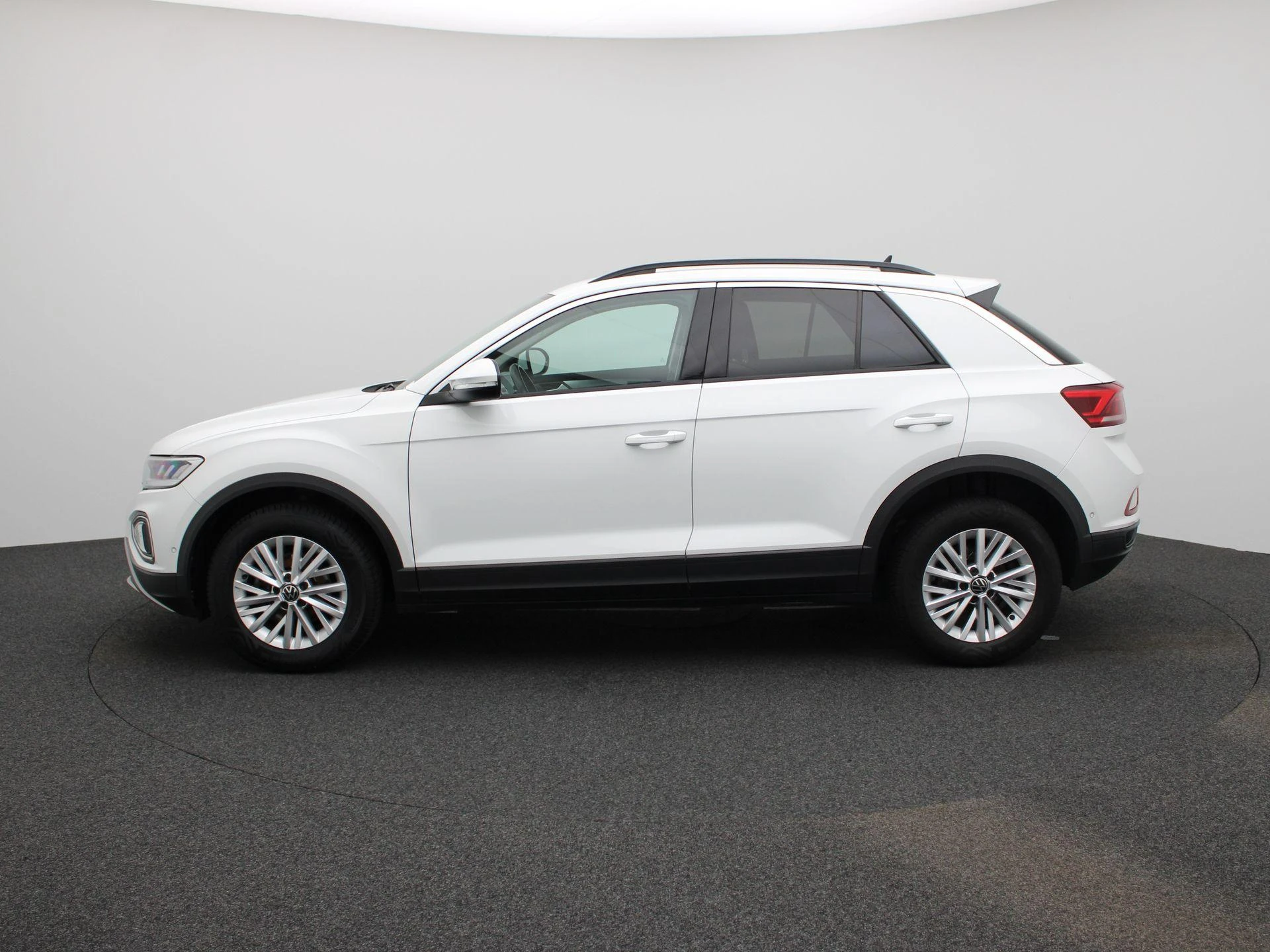 Volkswagen-T-Roc-image-3