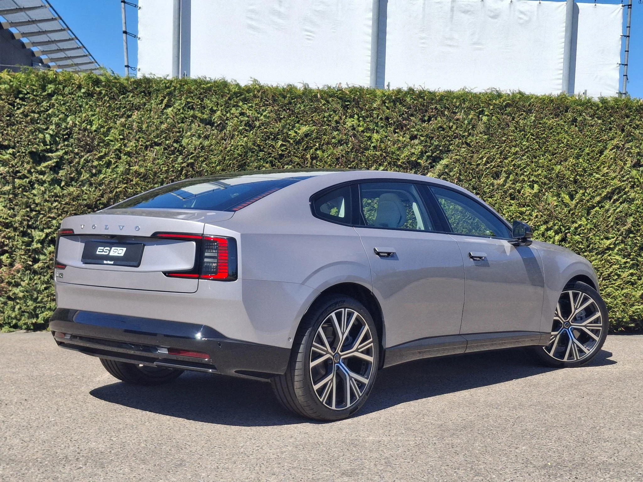 Volvo-ES90-image-1