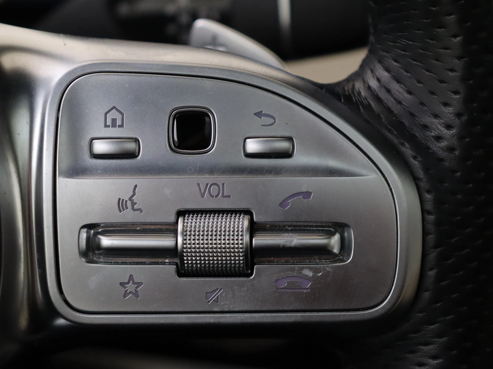 Mercedes-Benz-S-Klasse-image-14