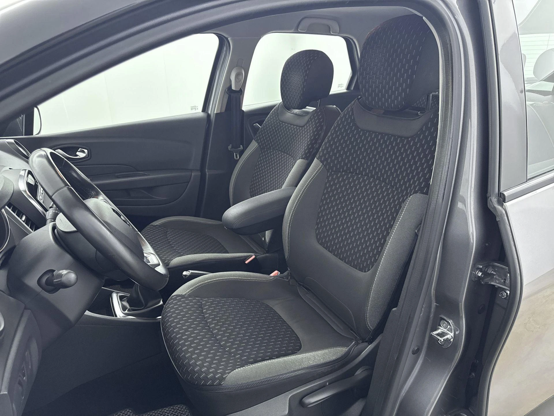 Renault-Captur-image-25