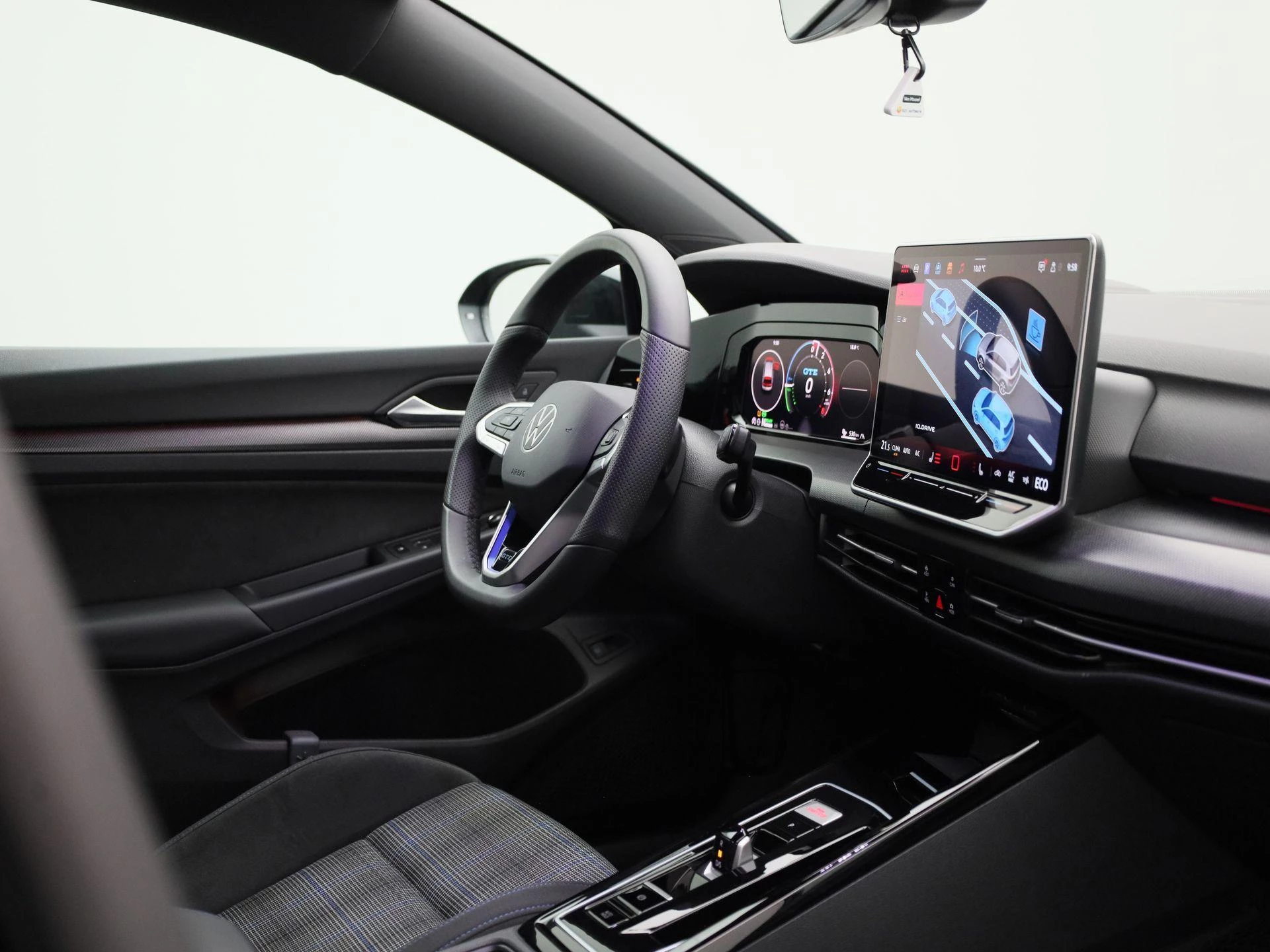 Volkswagen-Golf-image-35