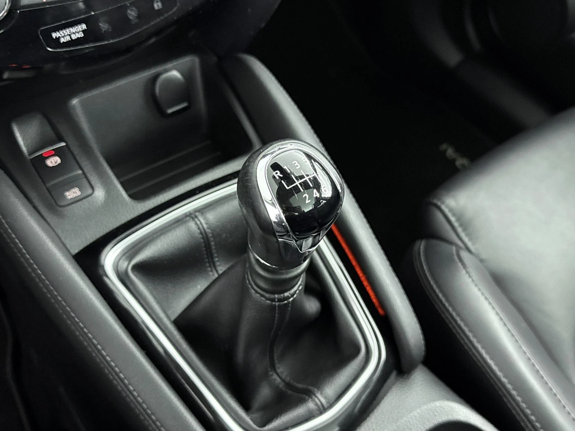 Nissan-QASHQAI-image-17