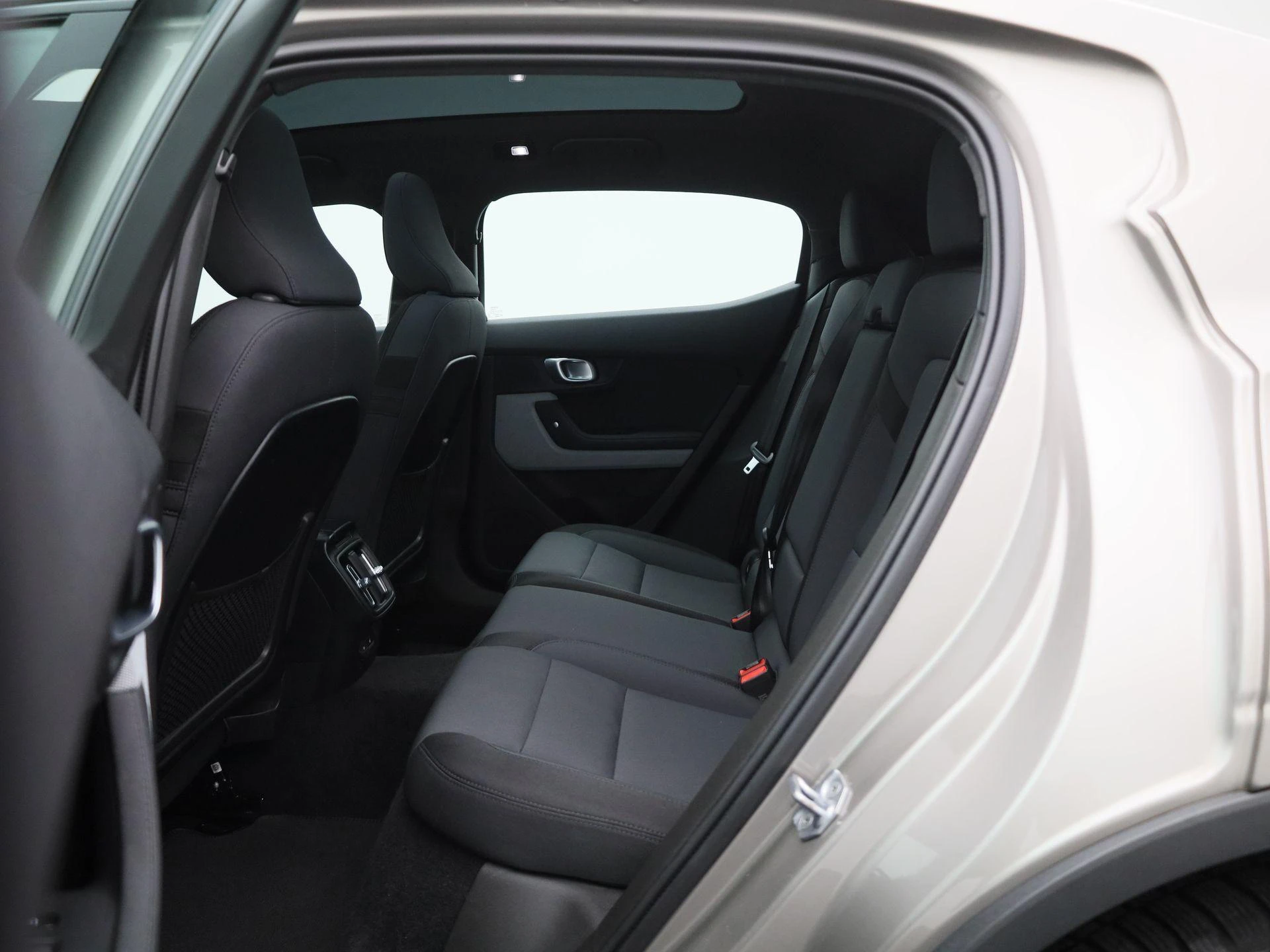 Polestar-2-image-12