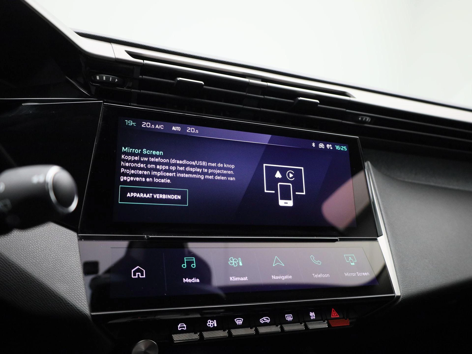 Peugeot-308-image-25