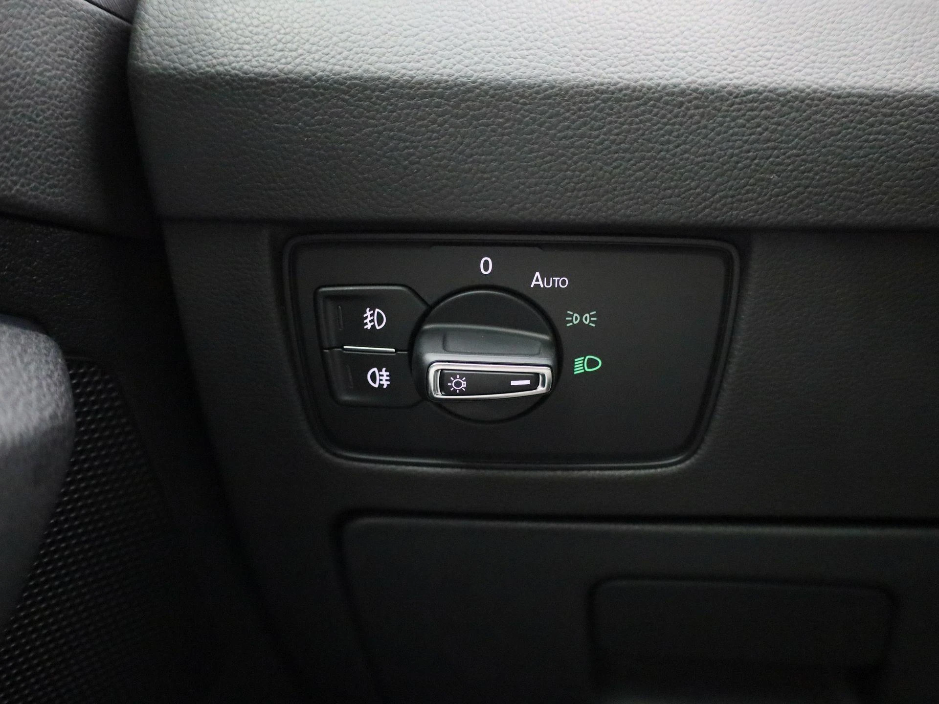 Volkswagen-Passat-image-19