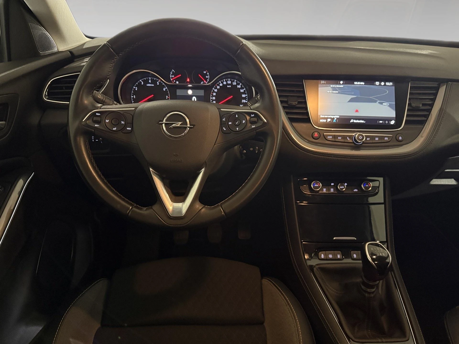 Opel-Grandland X-image-5