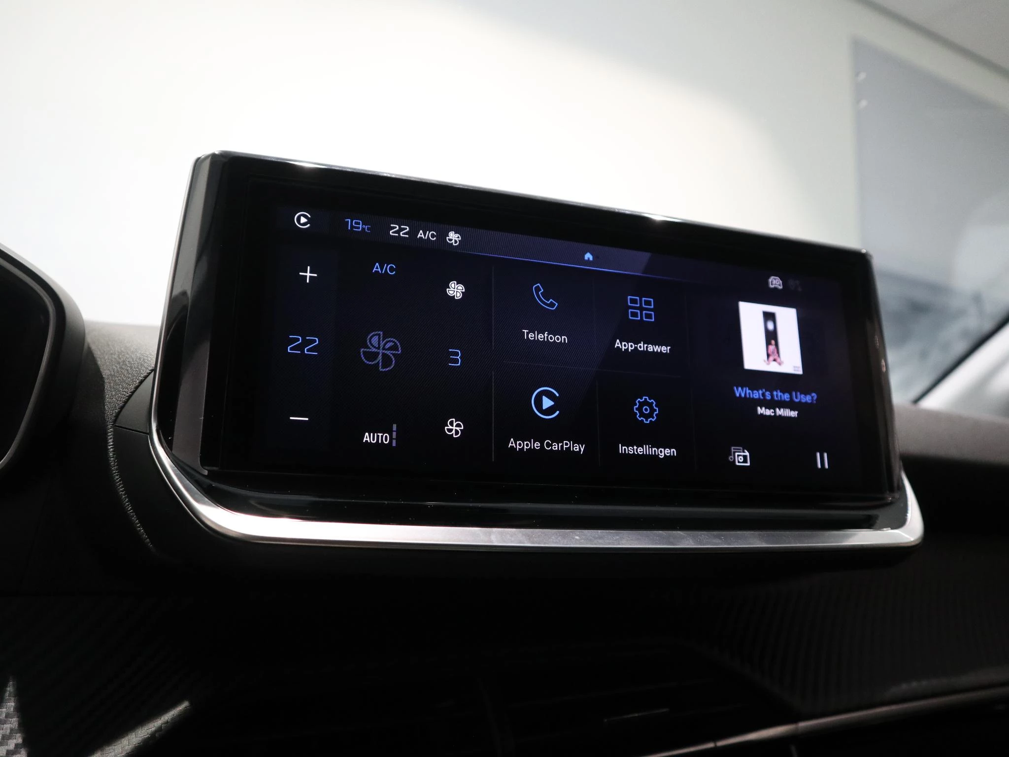 Peugeot-e-208-image-15