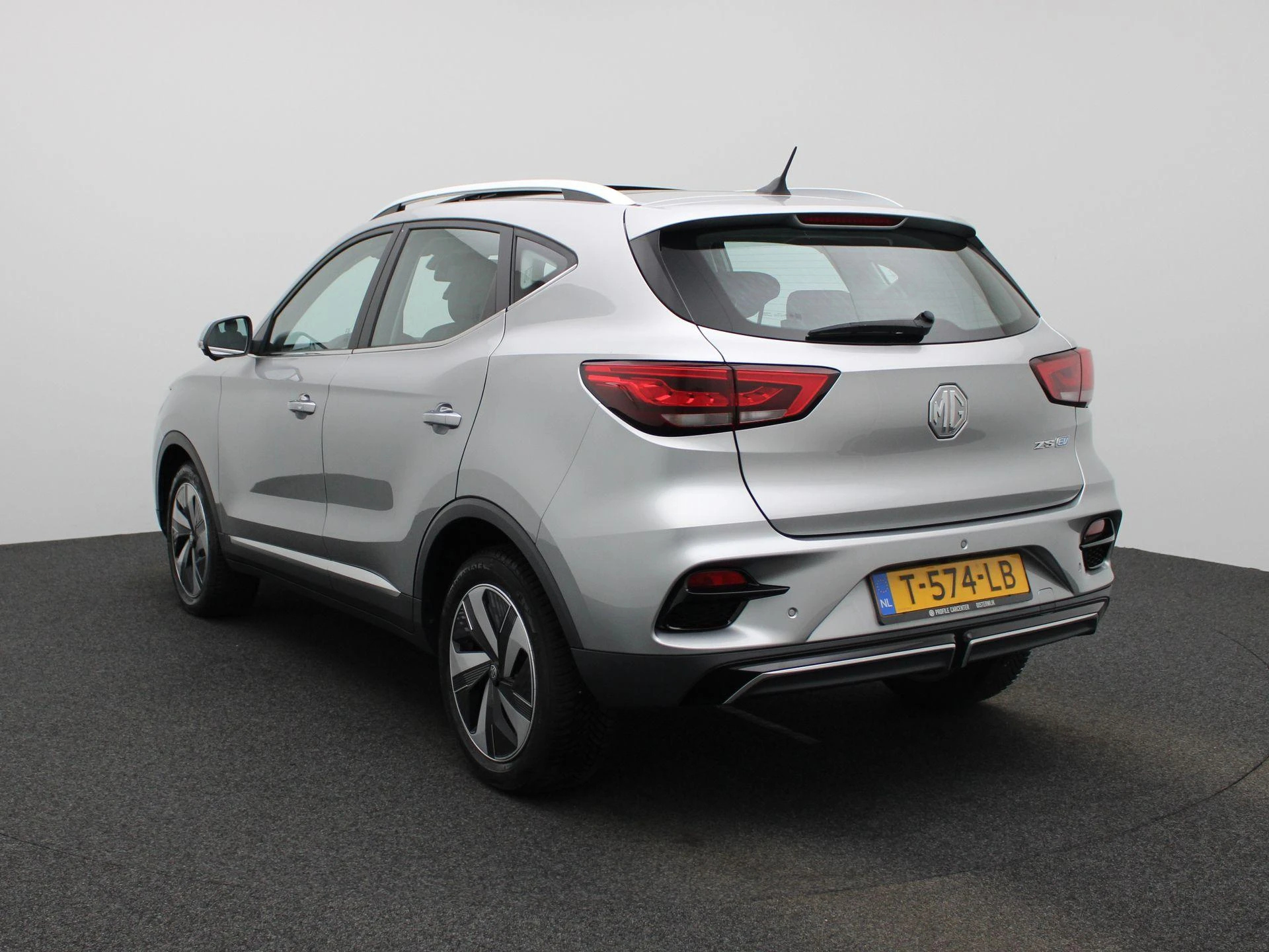 MG-ZS EV-image-1
