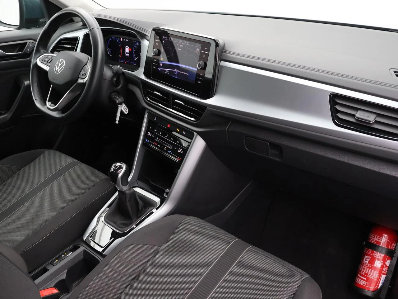 Volkswagen-T-Roc-image-2