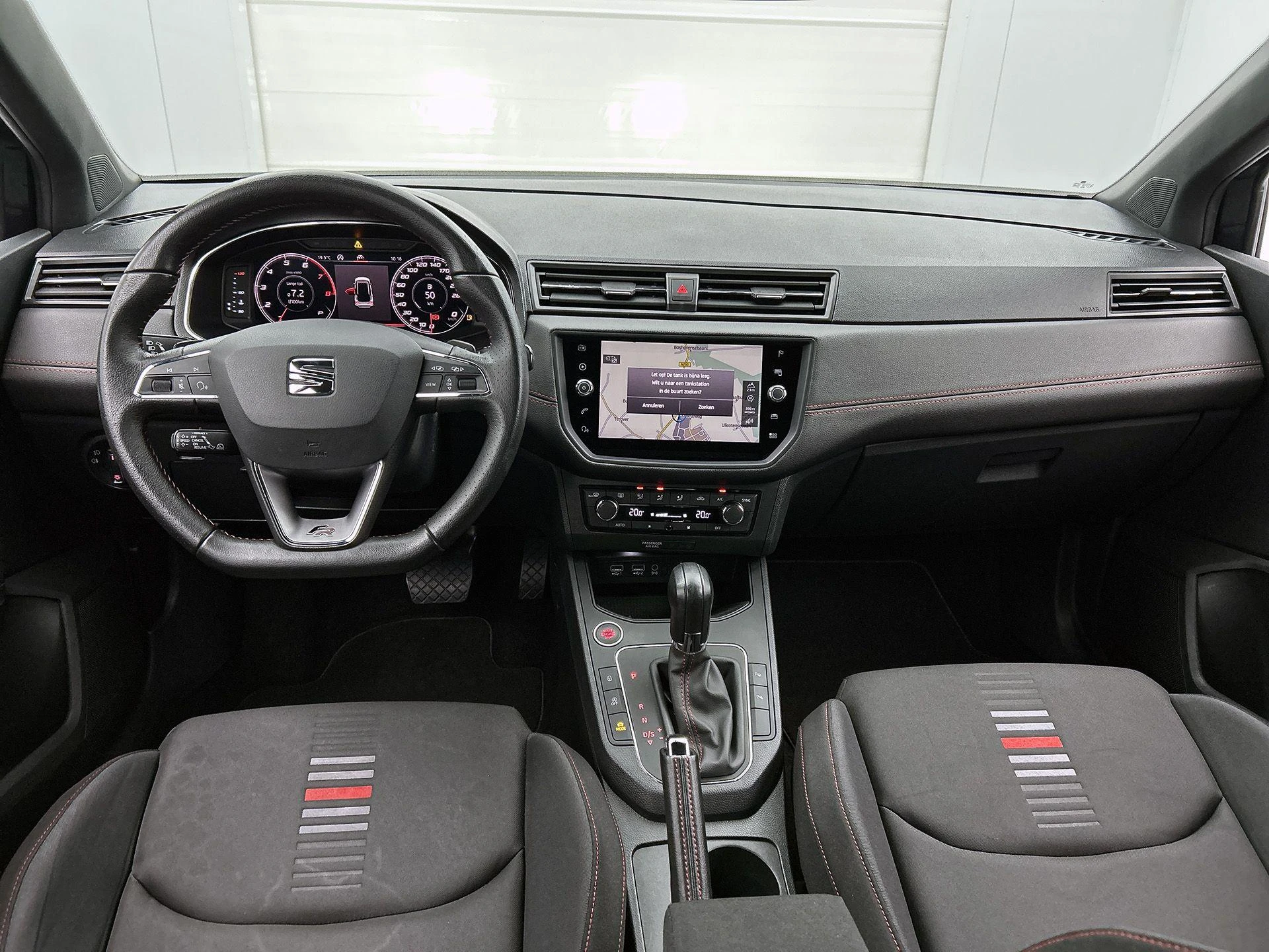SEAT-Arona-image-19