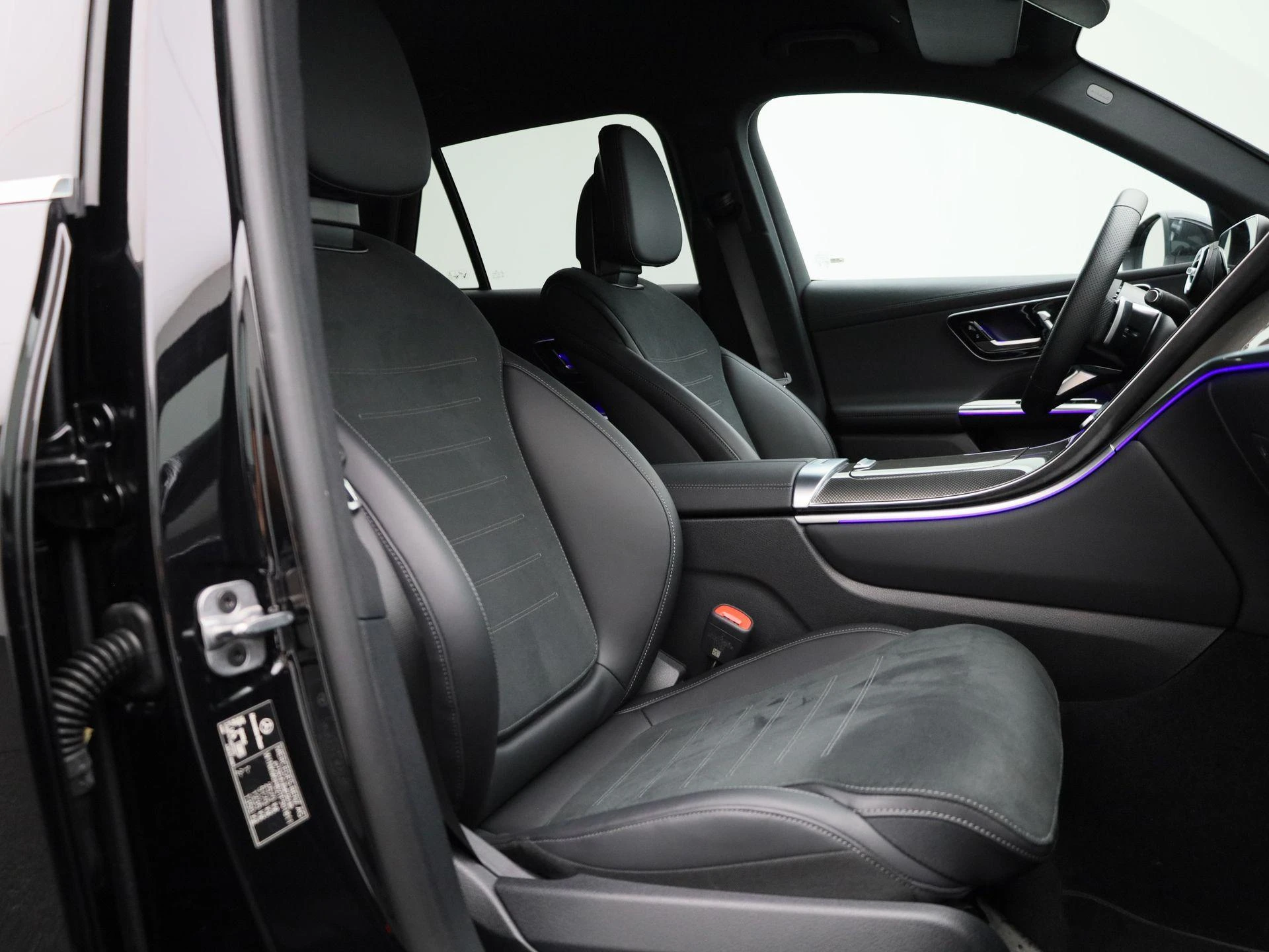 Mercedes-Benz-GLC-image-39