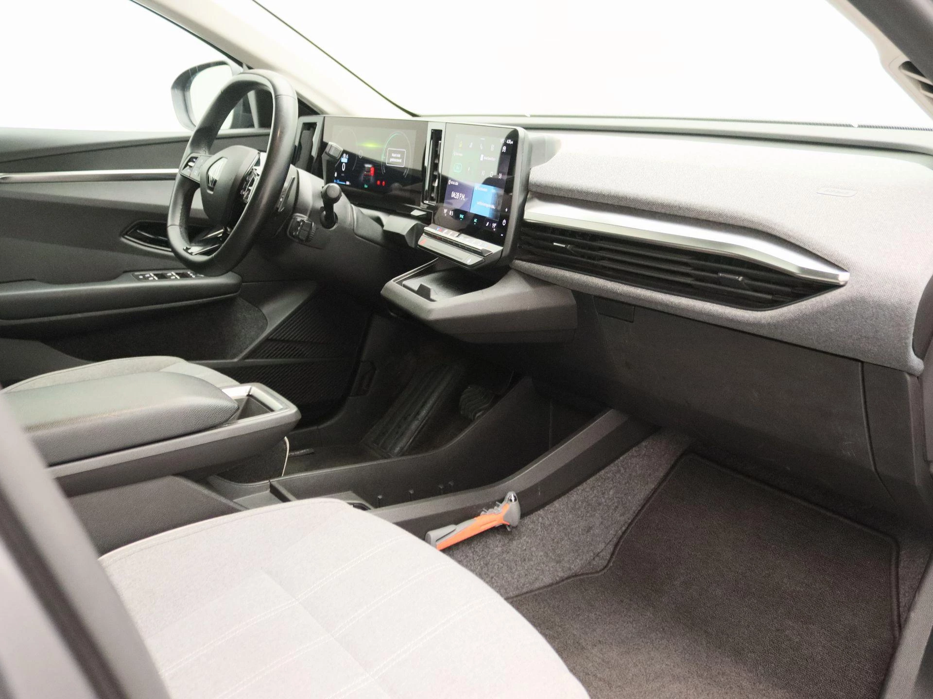 Renault-Megane E-Tech-image-21