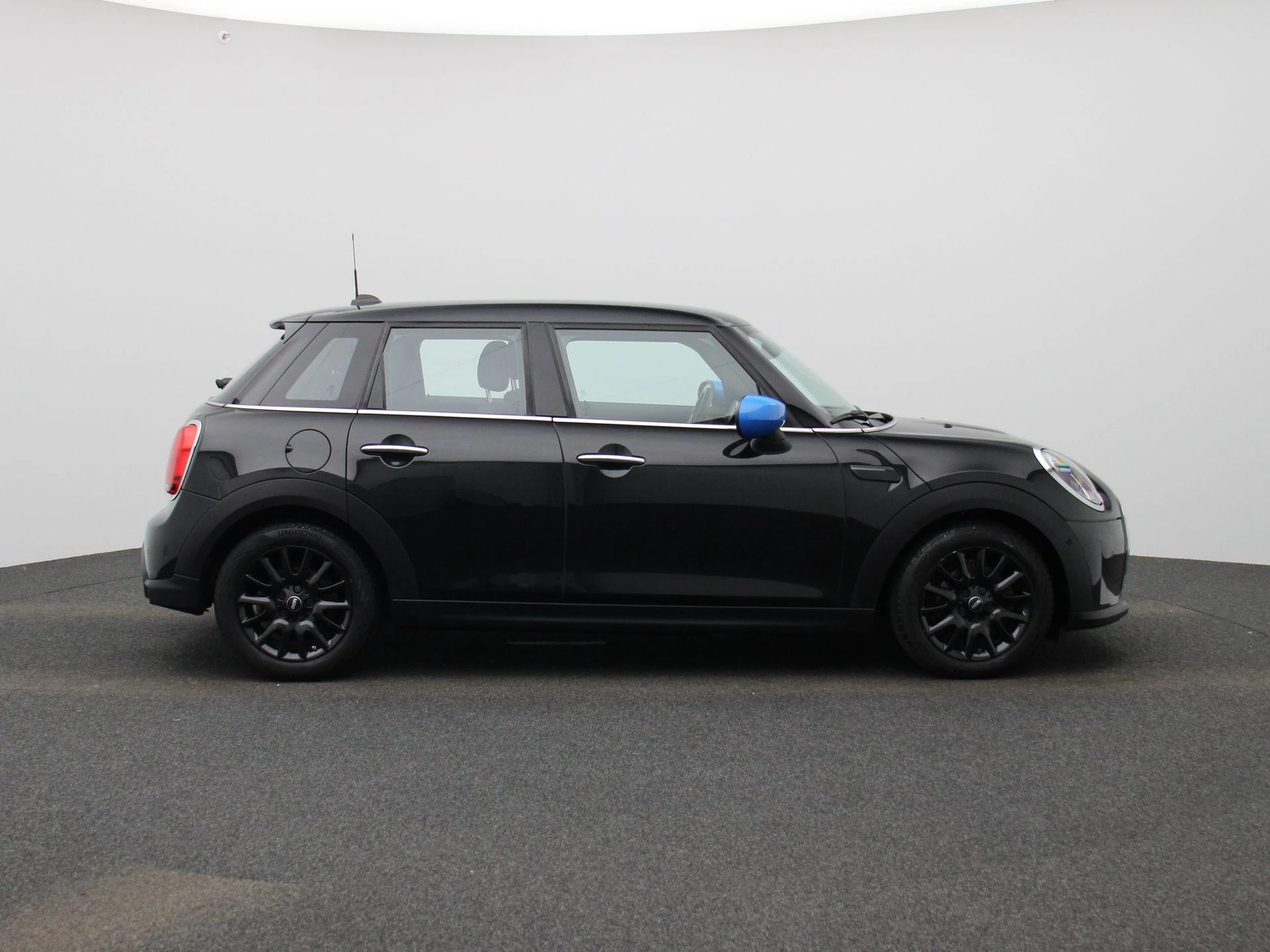 MINI-One-image-5