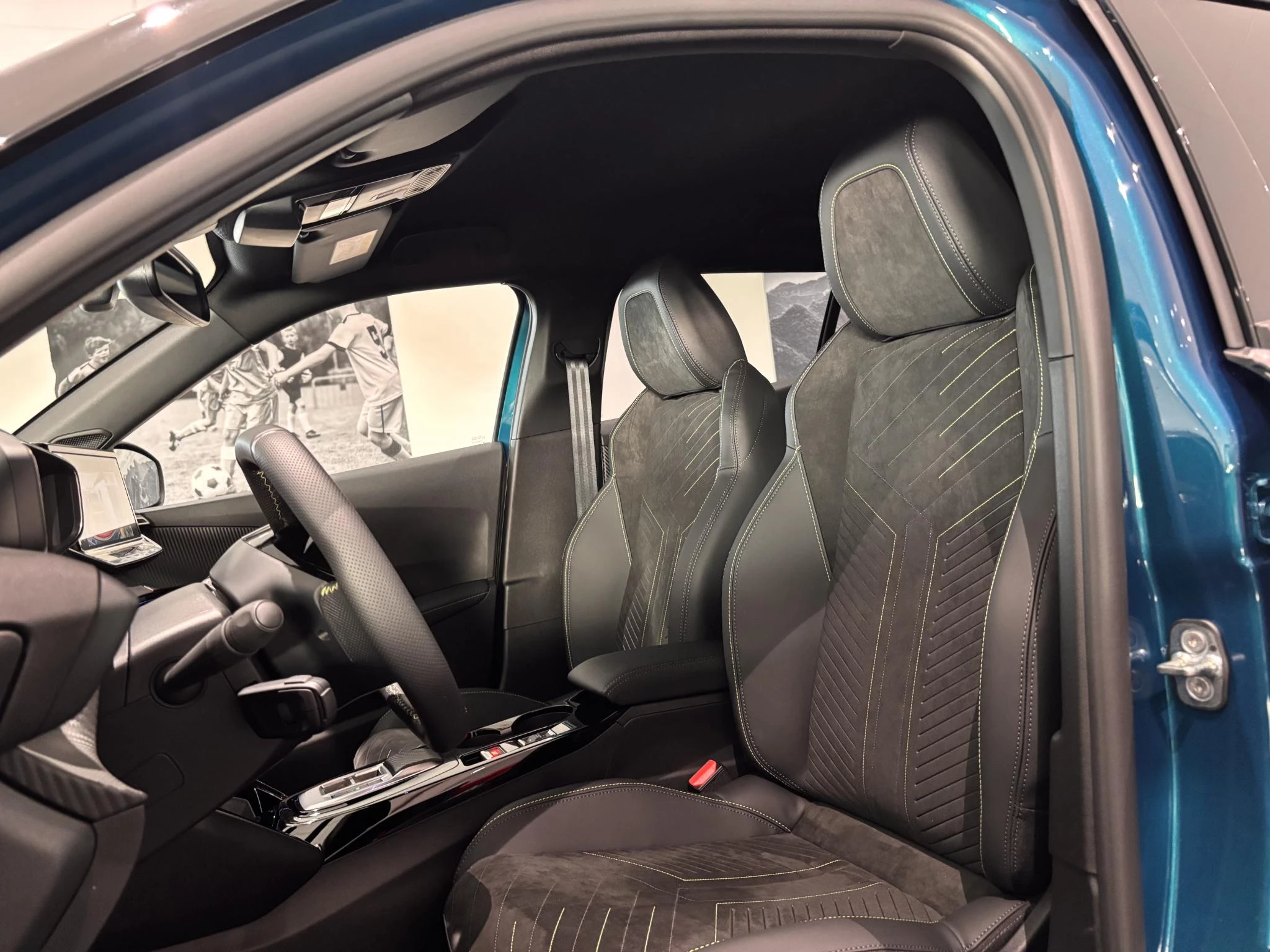 Peugeot-e-2008-image-11