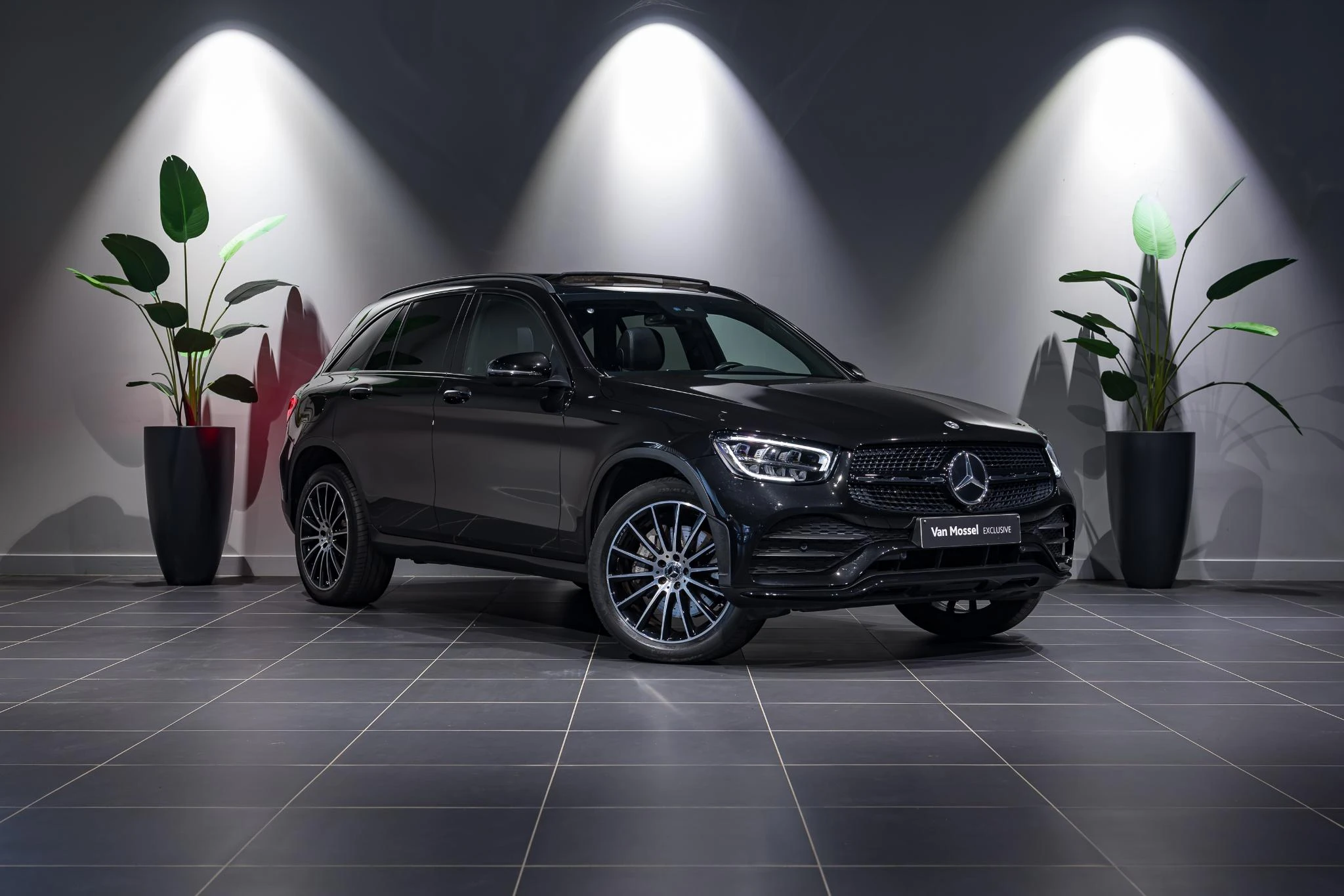Mercedes-Benz-GLC-image-2