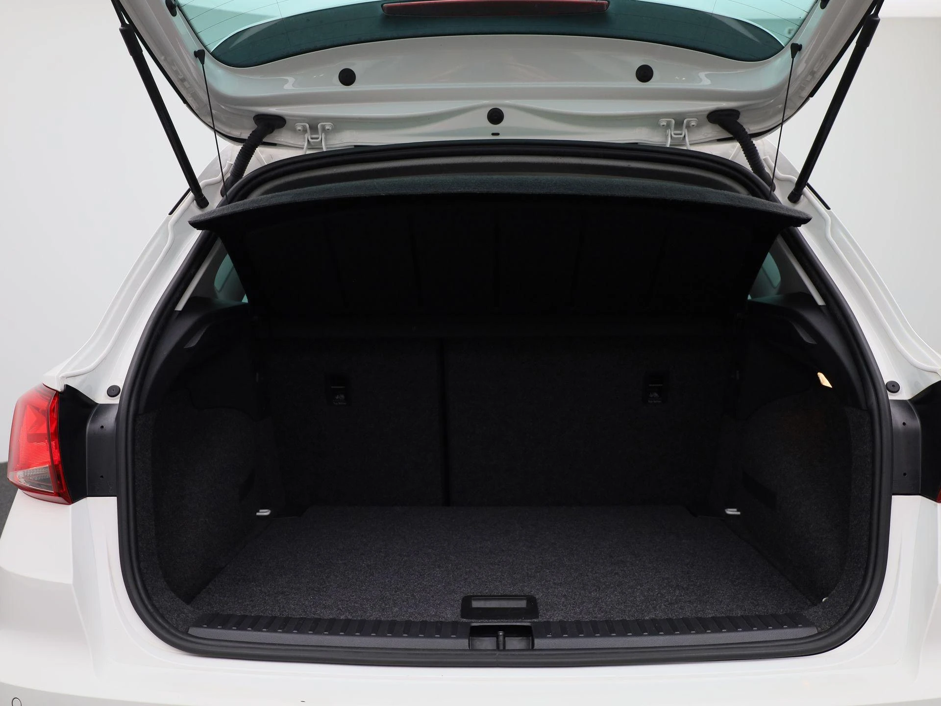 SEAT-Arona-image-13