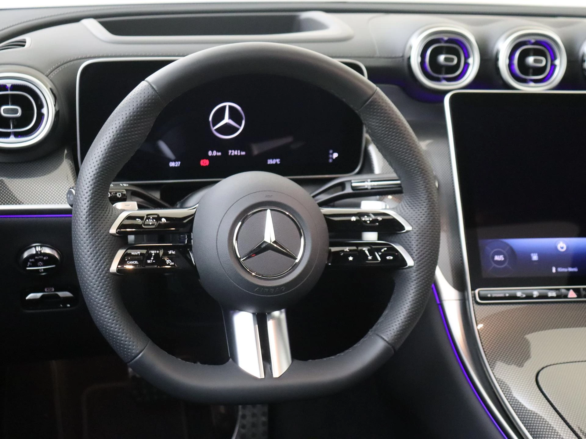 Mercedes-Benz-GLC-image-9