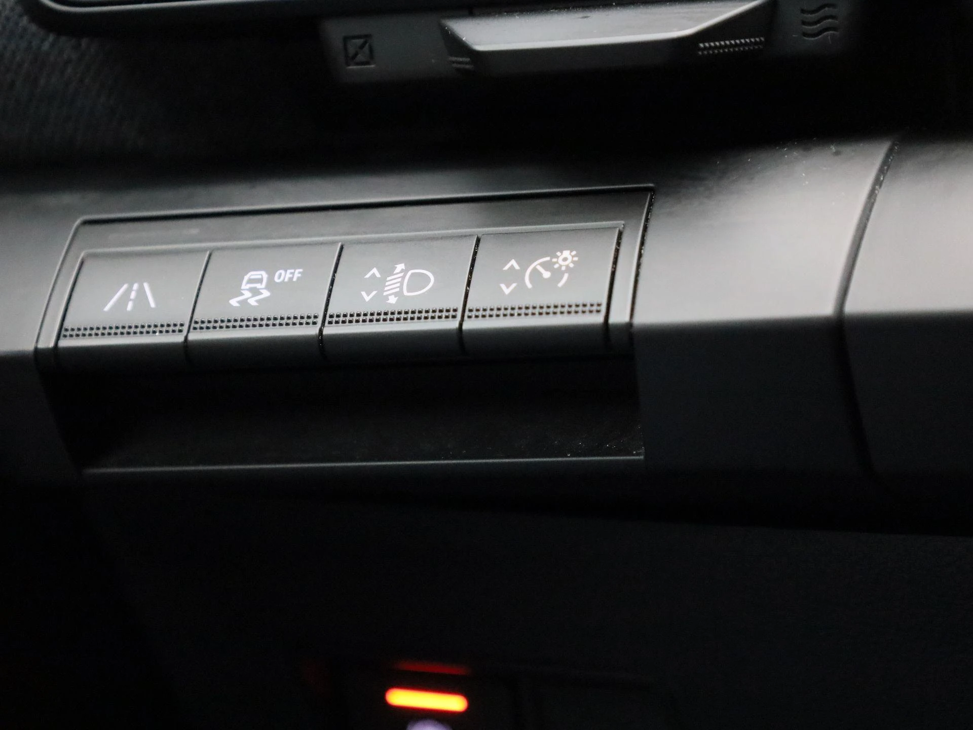 Renault-Megane E-Tech-image-19