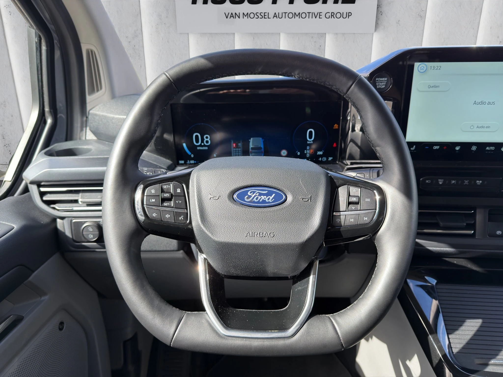 Ford-Tourneo Custom-image-12
