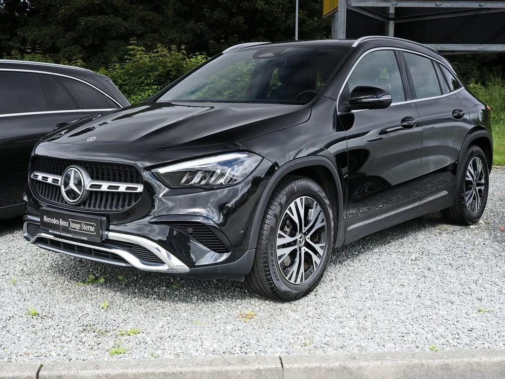 Mercedes-Benz-GLA 200 d-image-6