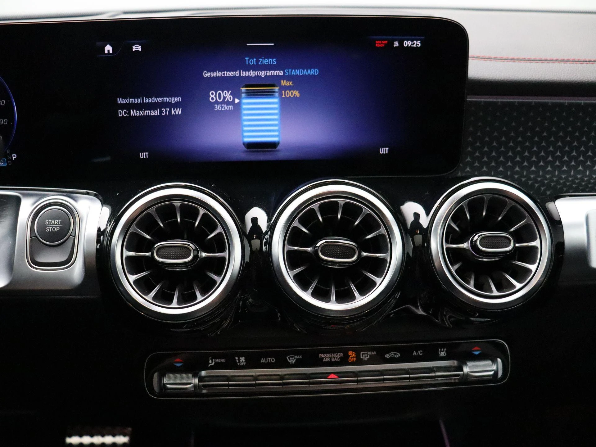 Mercedes-Benz-EQB-image-17