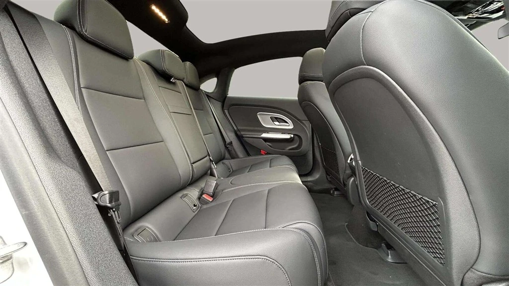 Mercedes-Benz-CLA-image-18