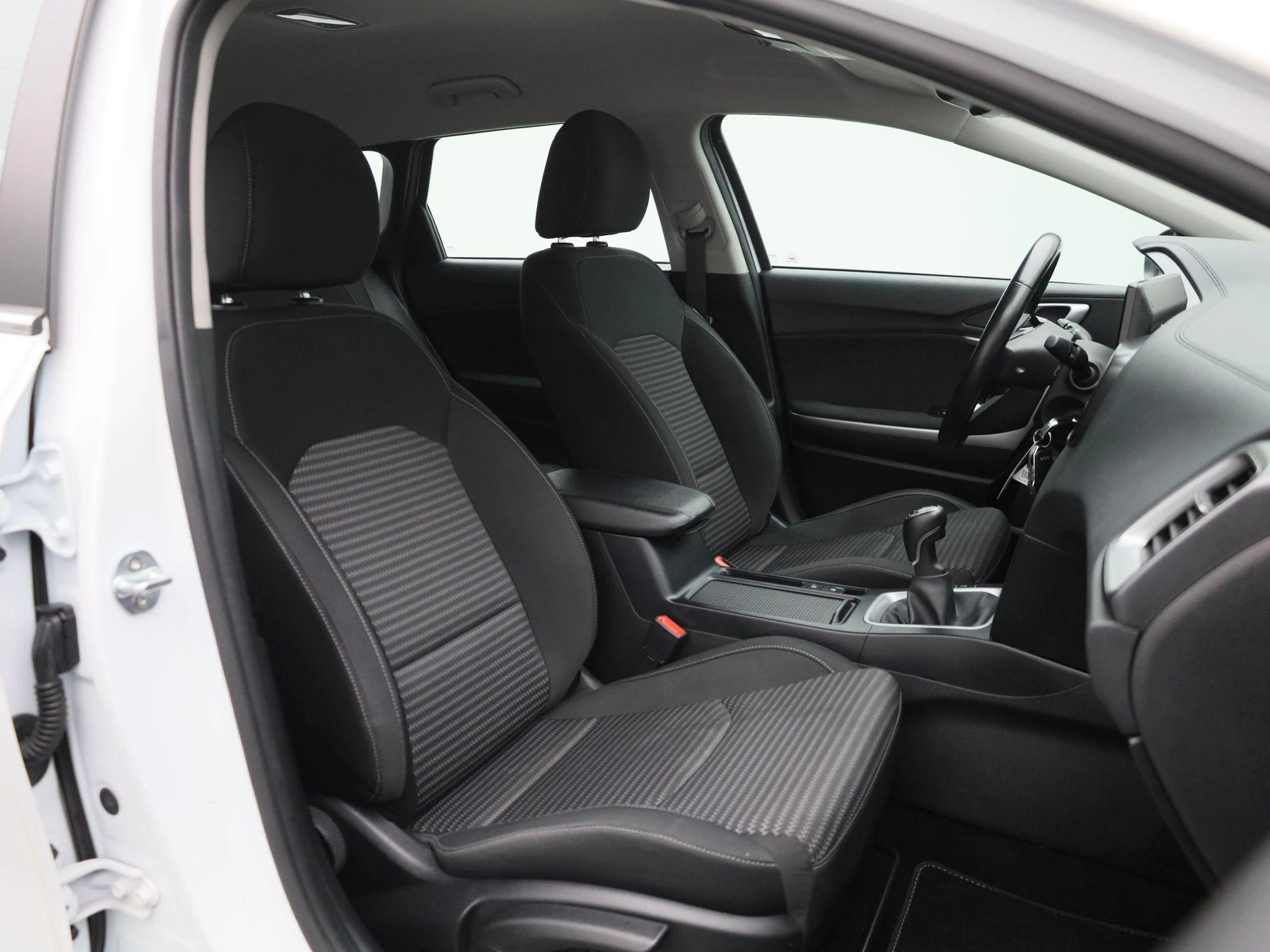 Kia-Ceed Sportswagon-image-32