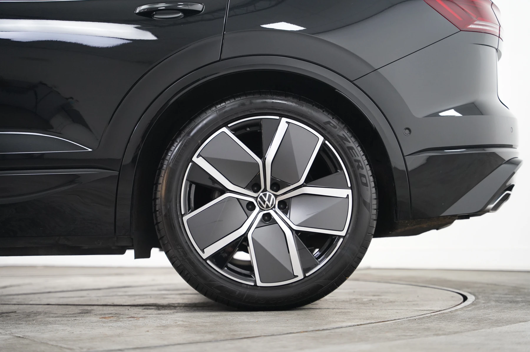 Volkswagen-Touareg-image-39