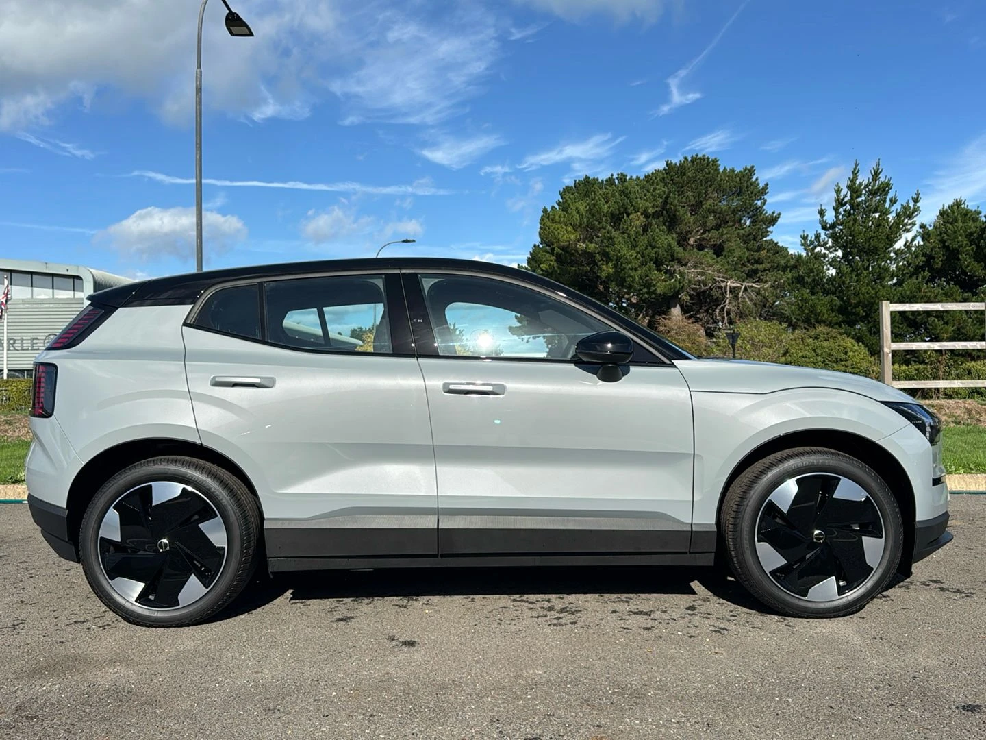 Volvo-EX30-image-9