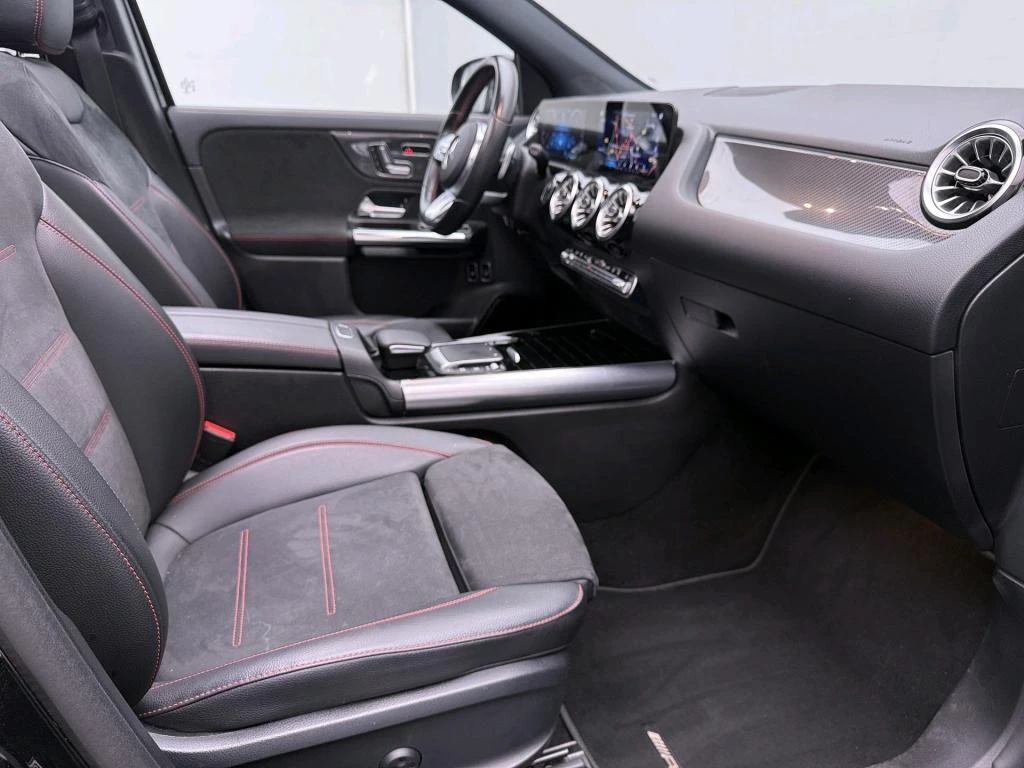 Mercedes-Benz-GLA-image-7