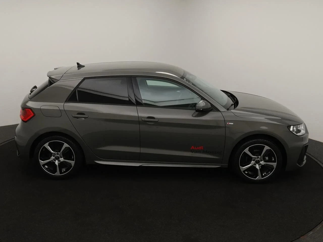 Audi-A1 Sportback-image-5