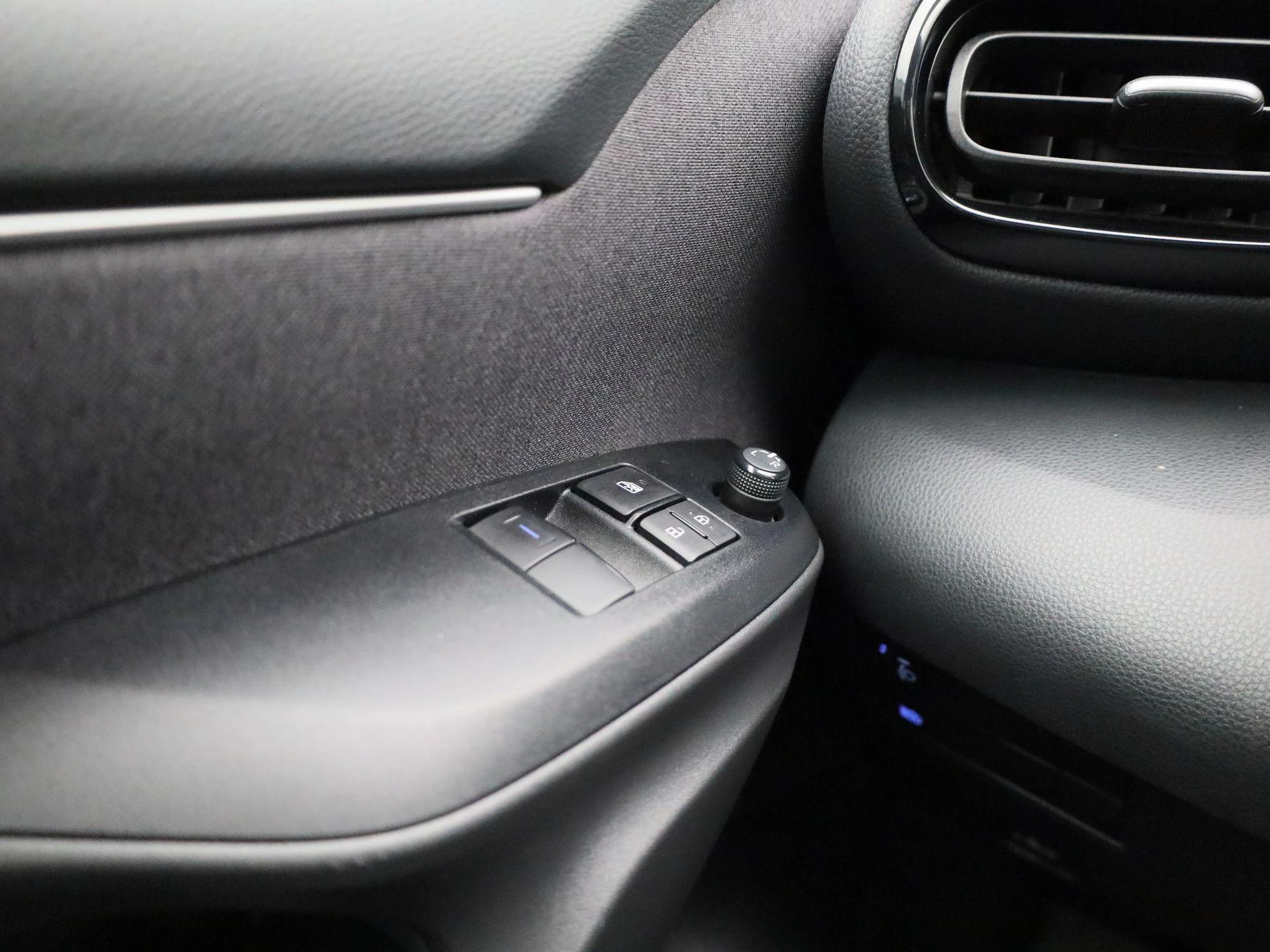 Toyota-Yaris-image-21